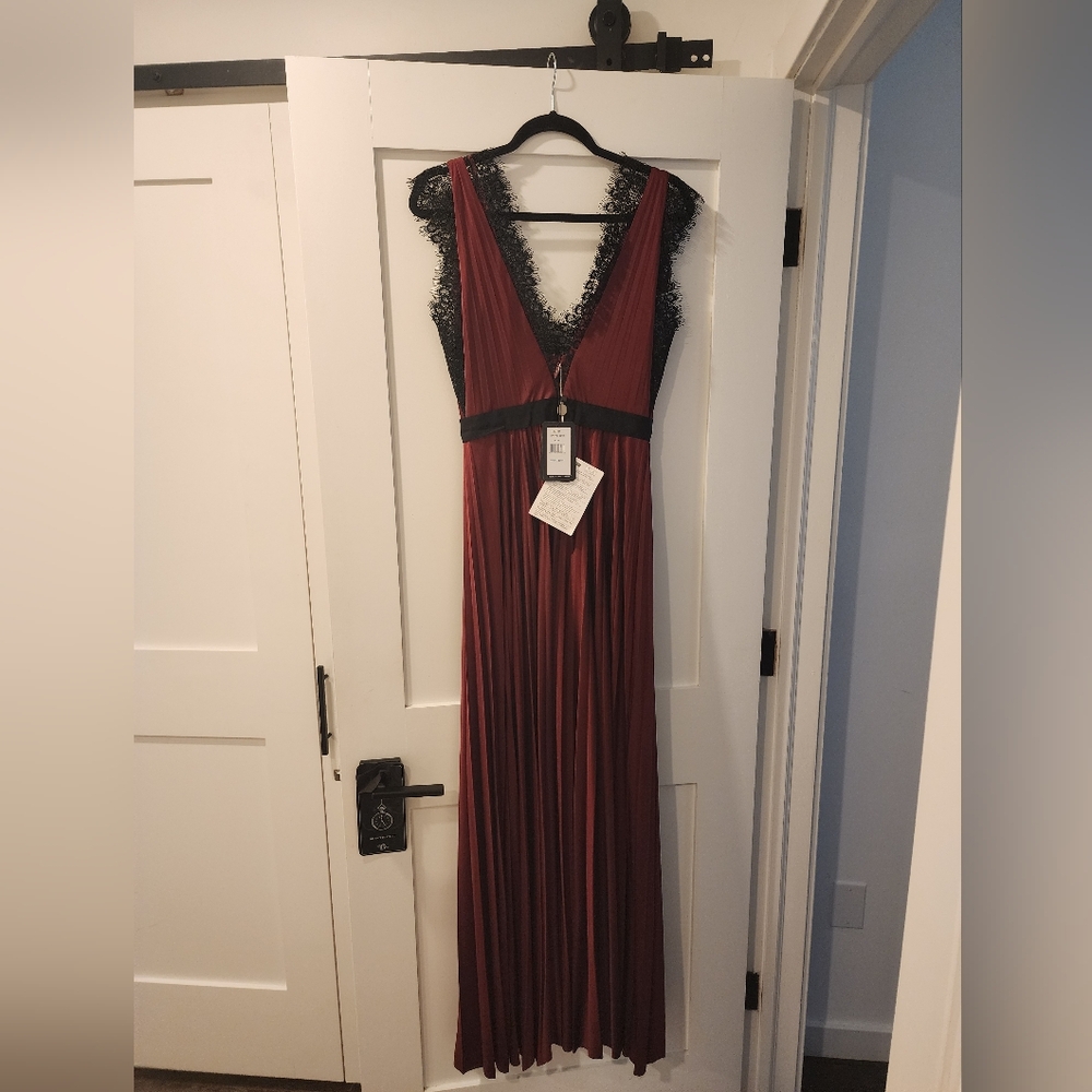 Chic Burgundy and Black Lace Maxi Dress